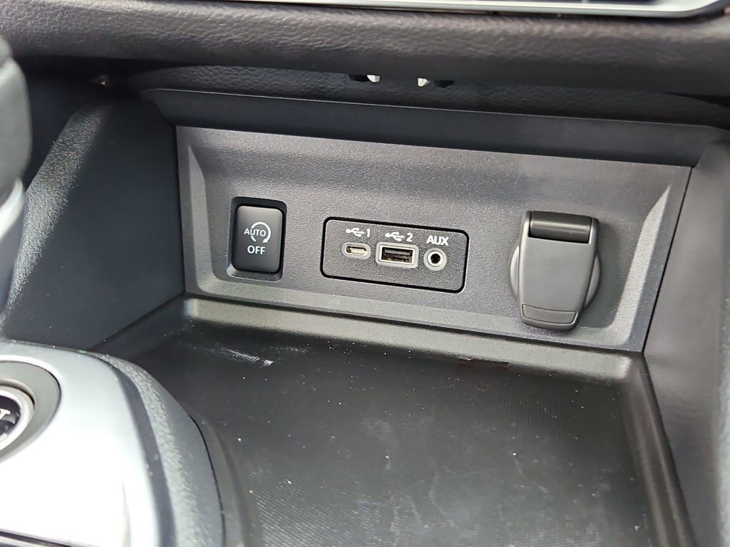 Used 2024 Nissan Sentra SR w/ SR Premium Package image 19