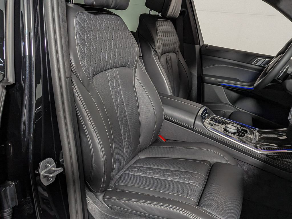 Used 2026 BMW X7 M60i image 33