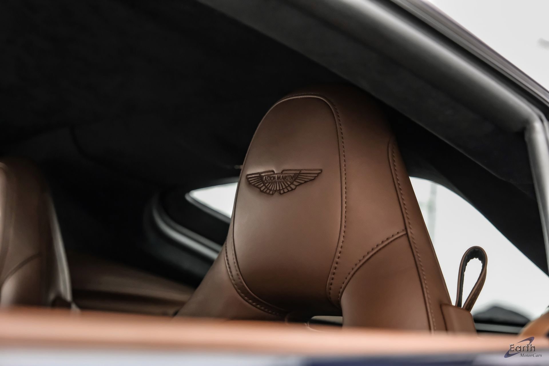 Used 2020 Aston Martin V8 Vantage Coupe RWD image 37