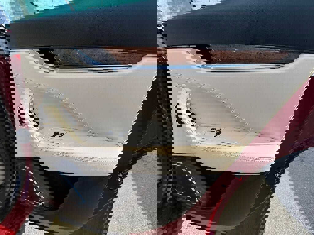 Used 2017 Maserati Levante S image 25