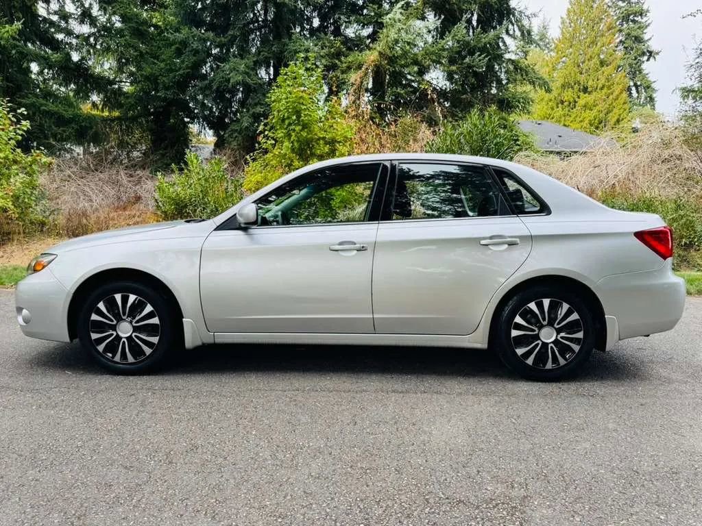 Used 2011 Subaru Impreza 2.5i image 2