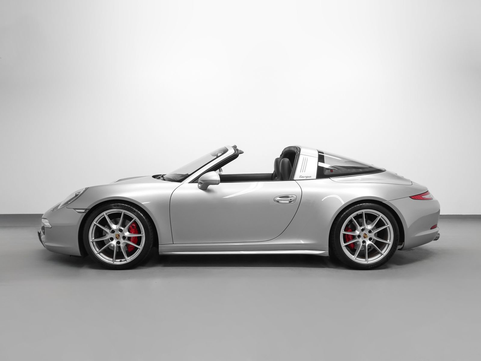 Certified 2015 Porsche 911 Targa 4S image 2