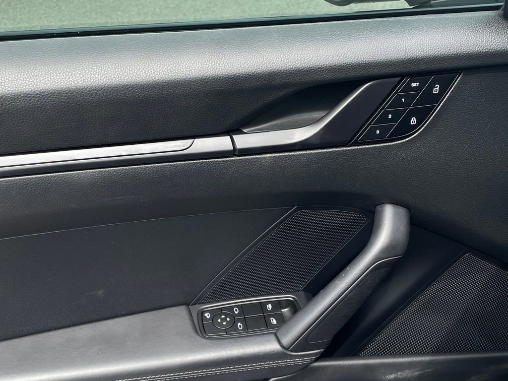 Used 2023 Porsche 911 Carrera T RWD image 23