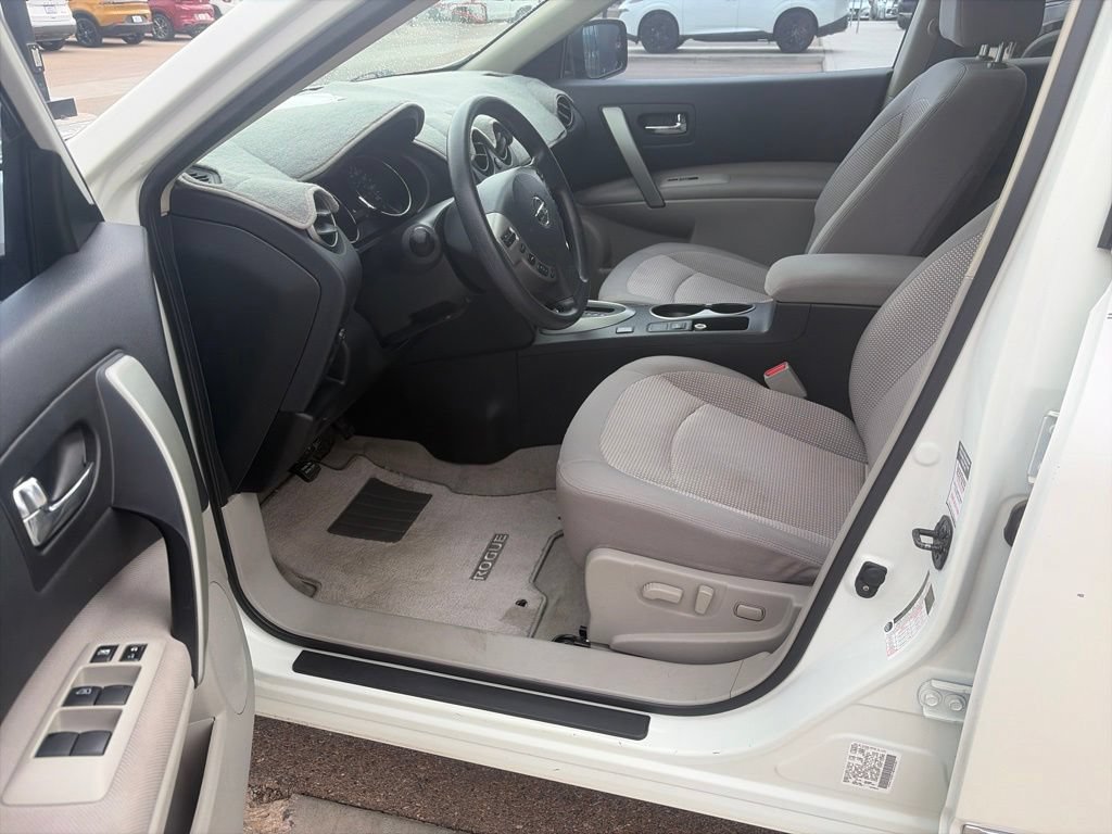 Used 2013 Nissan Rogue SV FWD image 24