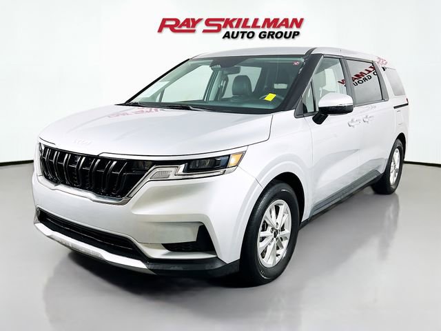 Used 2023 Kia Carnival LX image 3