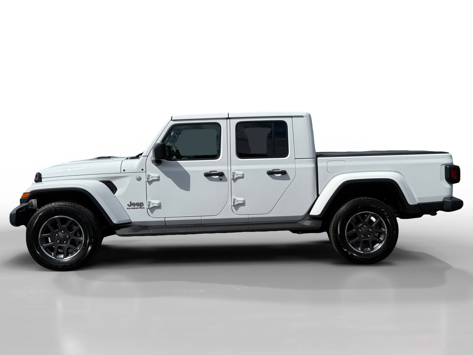 Used 2021 Jeep Gladiator Overland w/ Popular Equipment Package image 2