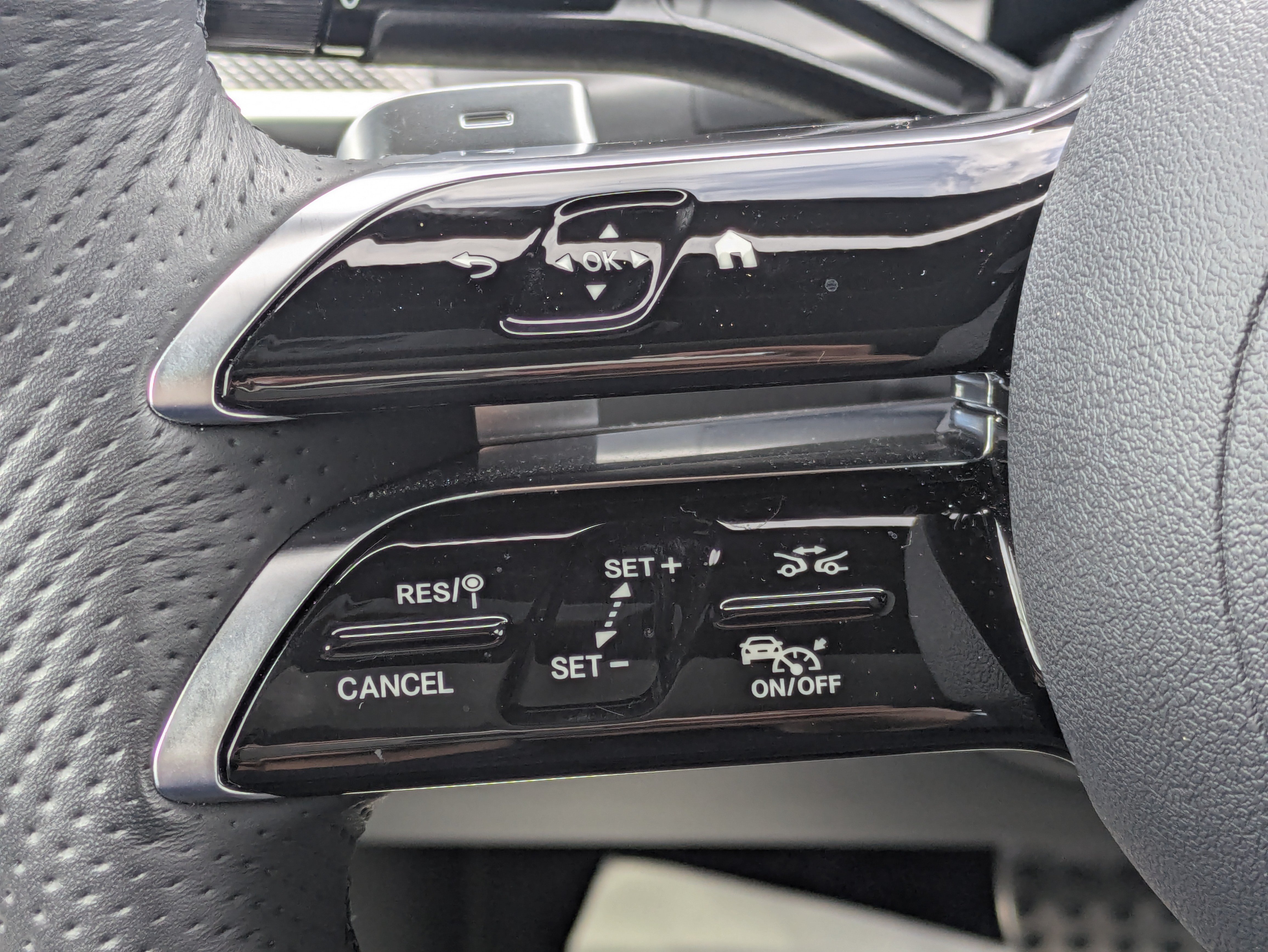 Certified 2024 Mercedes-Benz GLC 300 4MATIC image 24