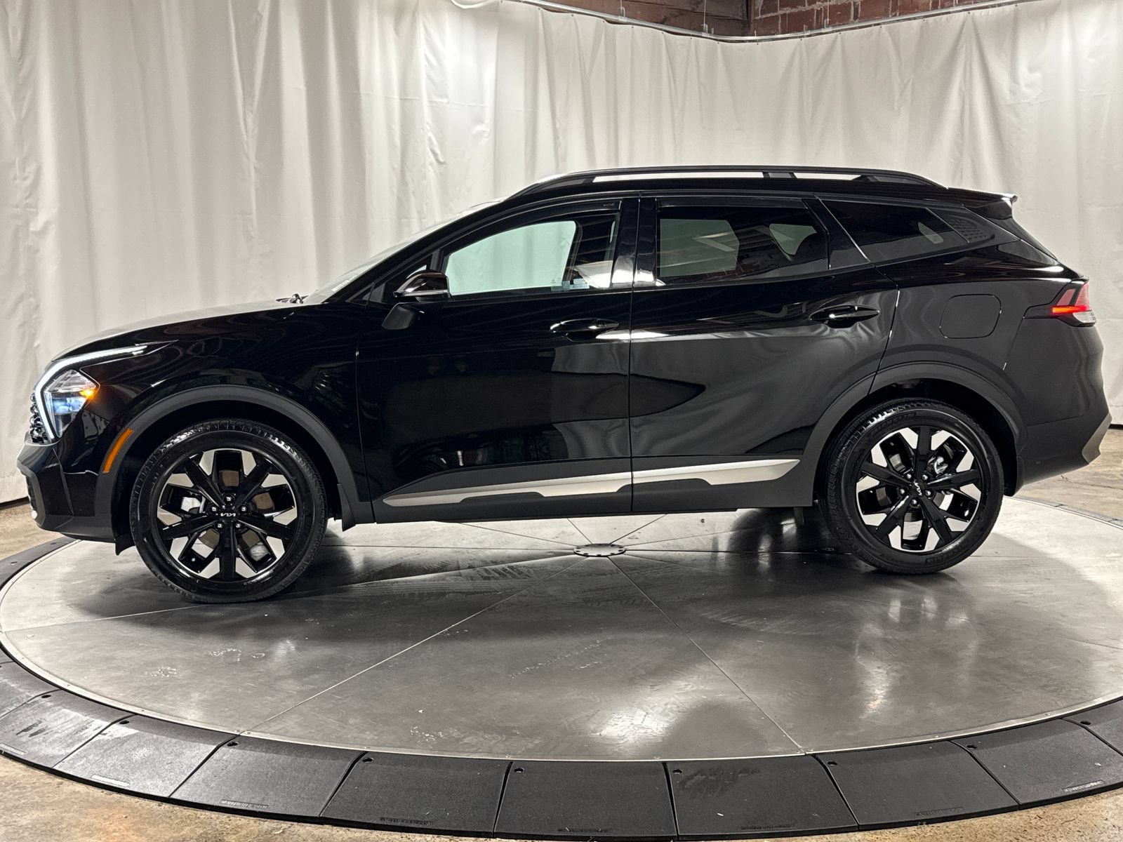 Certified 2023 Kia Sportage X-Line w/ X-Line Premium Package AWD/4WD image 8