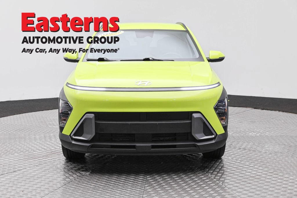 Used 2024 Hyundai Kona SEL FWD image 2