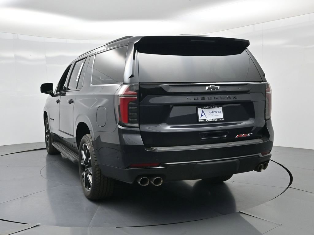 Used 2025 Chevrolet Suburban RST image 21