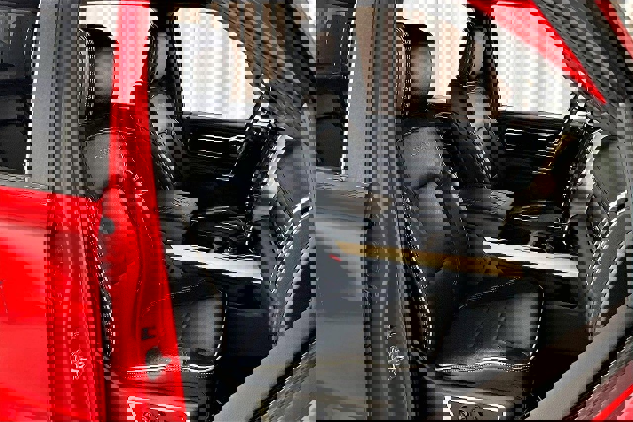 Used 2019 RAM 1500 Laramie w/ Sport Appearance Package image 6