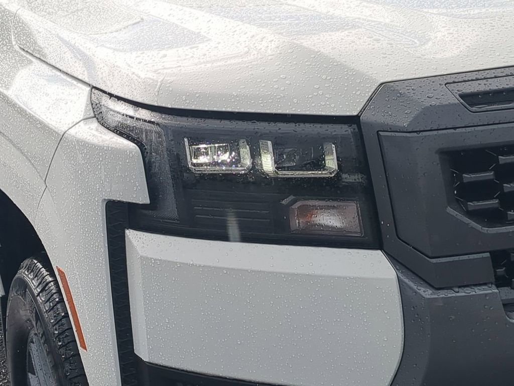 New 2026 Nissan Frontier SV image 9