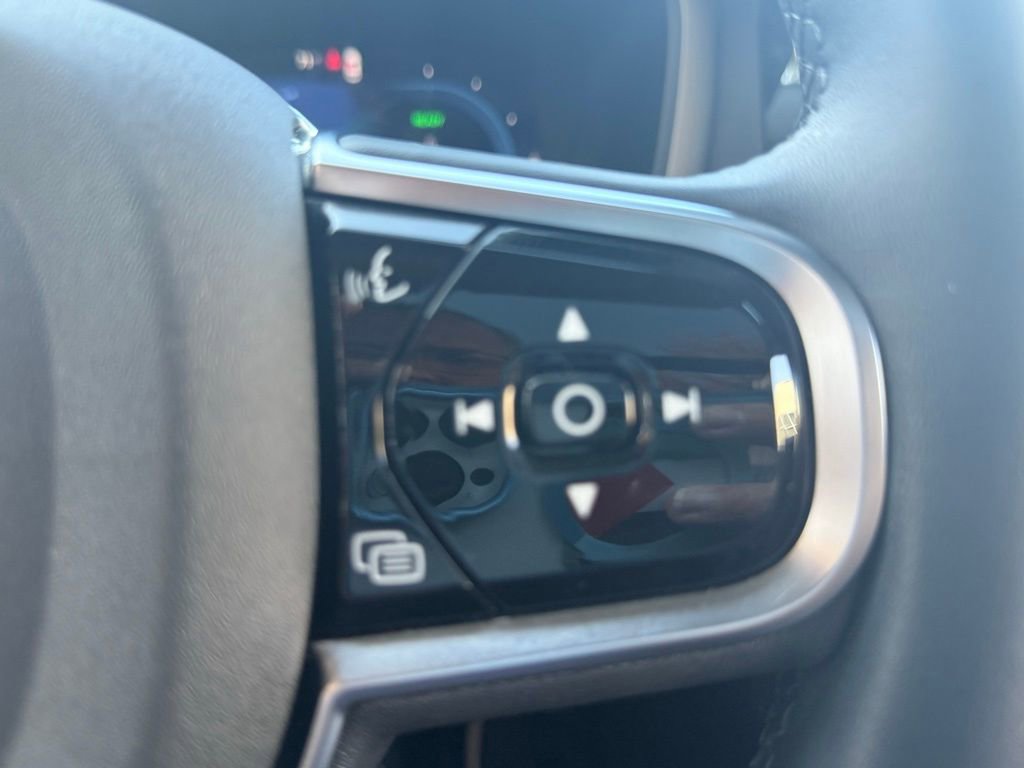 Used 2025 Volvo S60 T8 Plus w/ Climate Package image 28