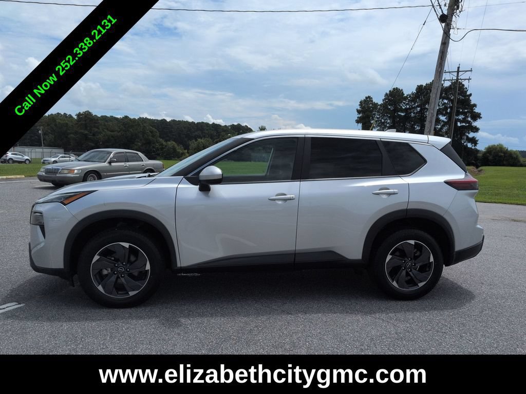 Used 2025 Nissan Rogue SV FWD image 5