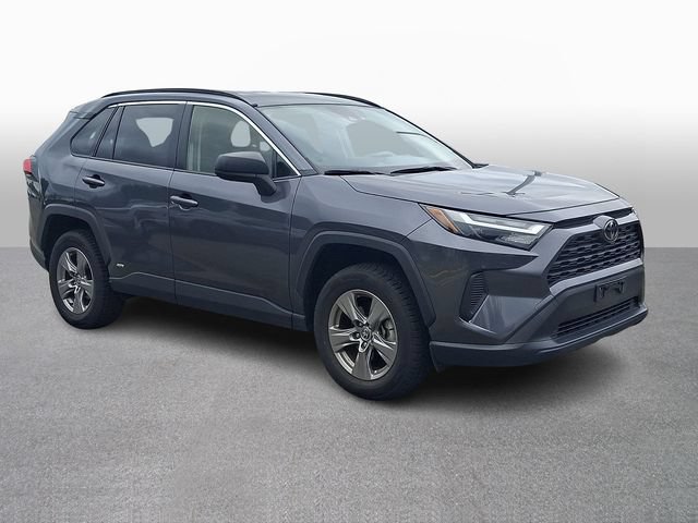 Used 2025 Toyota RAV4 LE AWD/4WD image 3