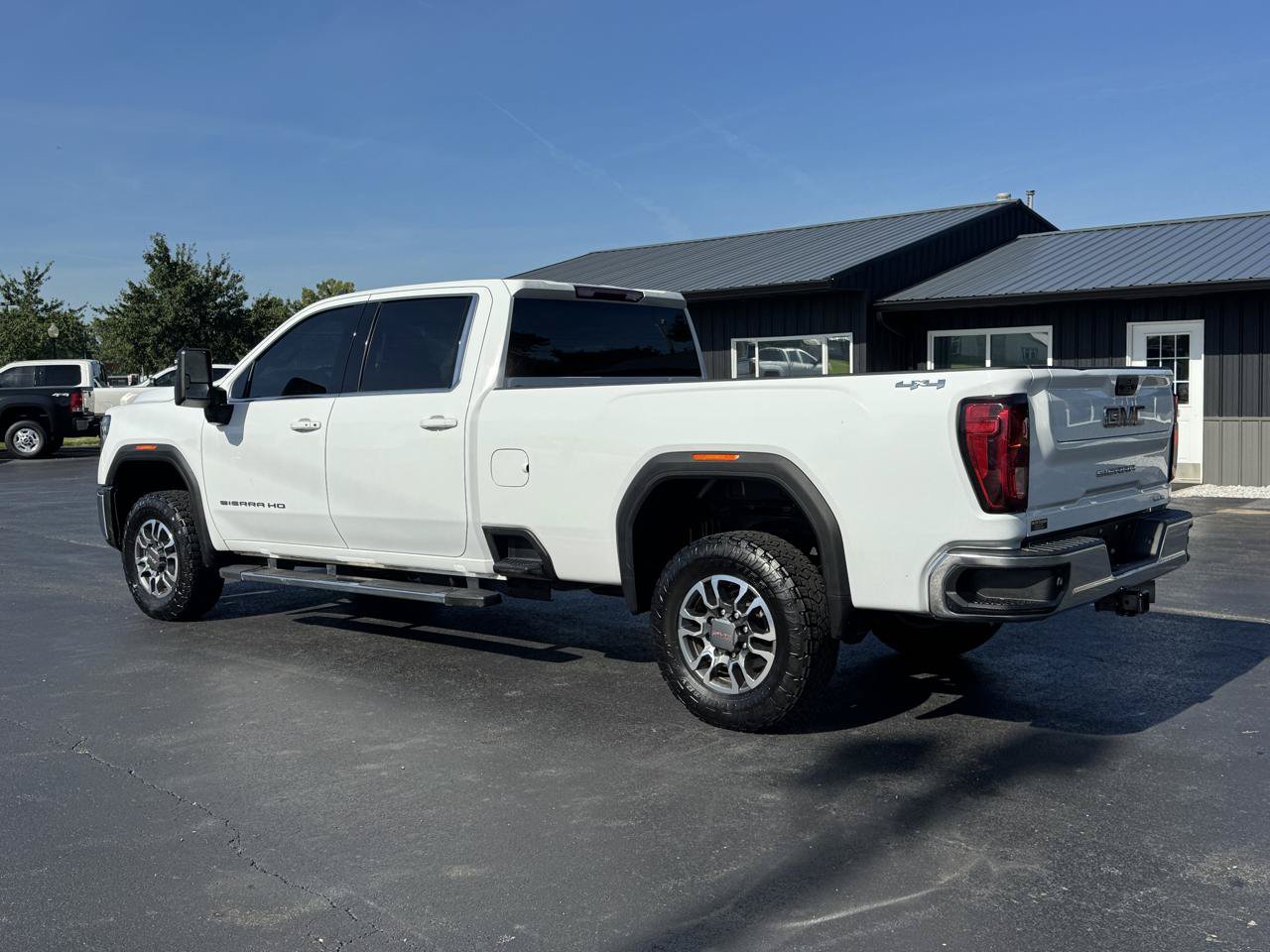 Used 2024 GMC Sierra 3500 SLE w/ SLE Convenience Package AWD/4WD image 3