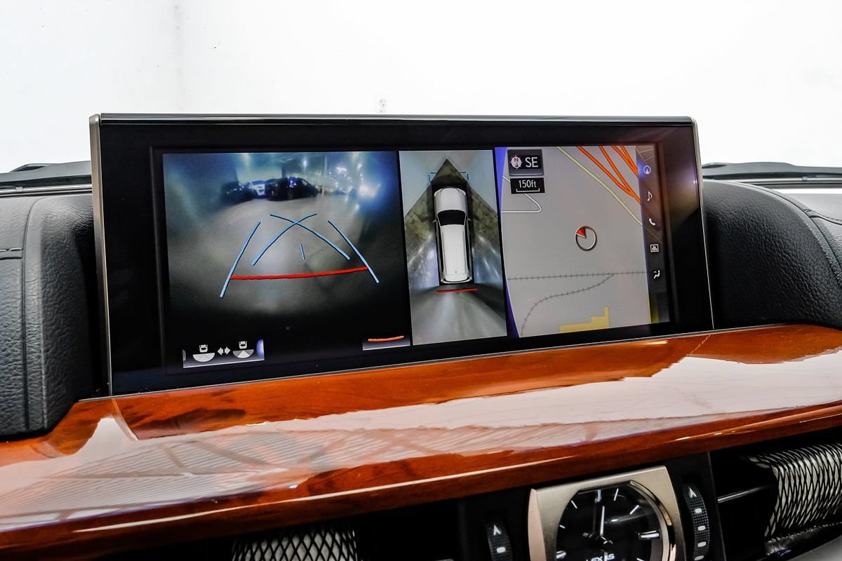 Used 2019 Lexus LX 570 4WD w/ Luxury Package image 18