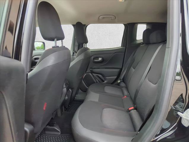 Used 2023 Jeep Renegade Trailhawk AWD/4WD image 19