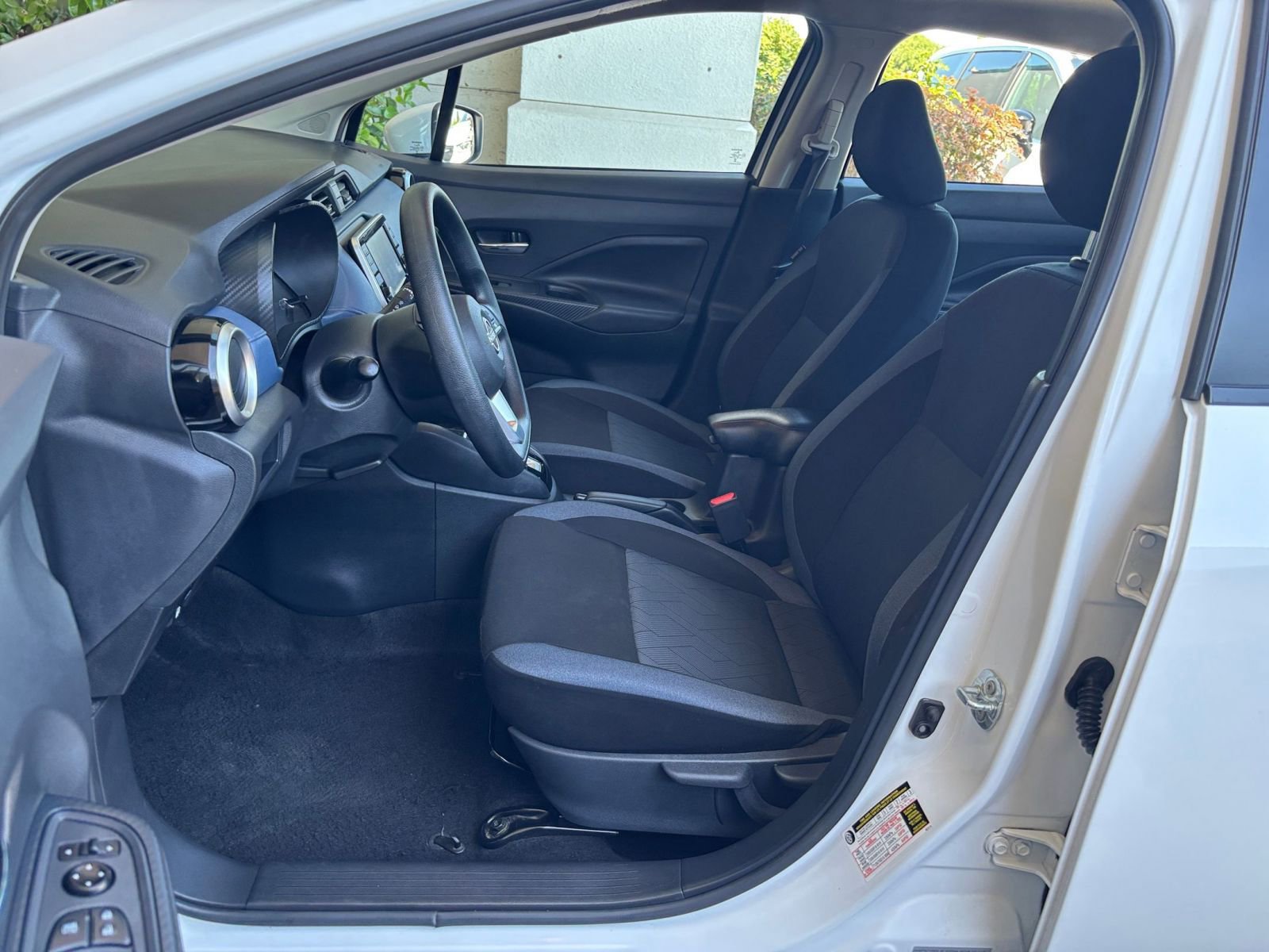 Used 2025 Nissan Versa SV FWD image 36