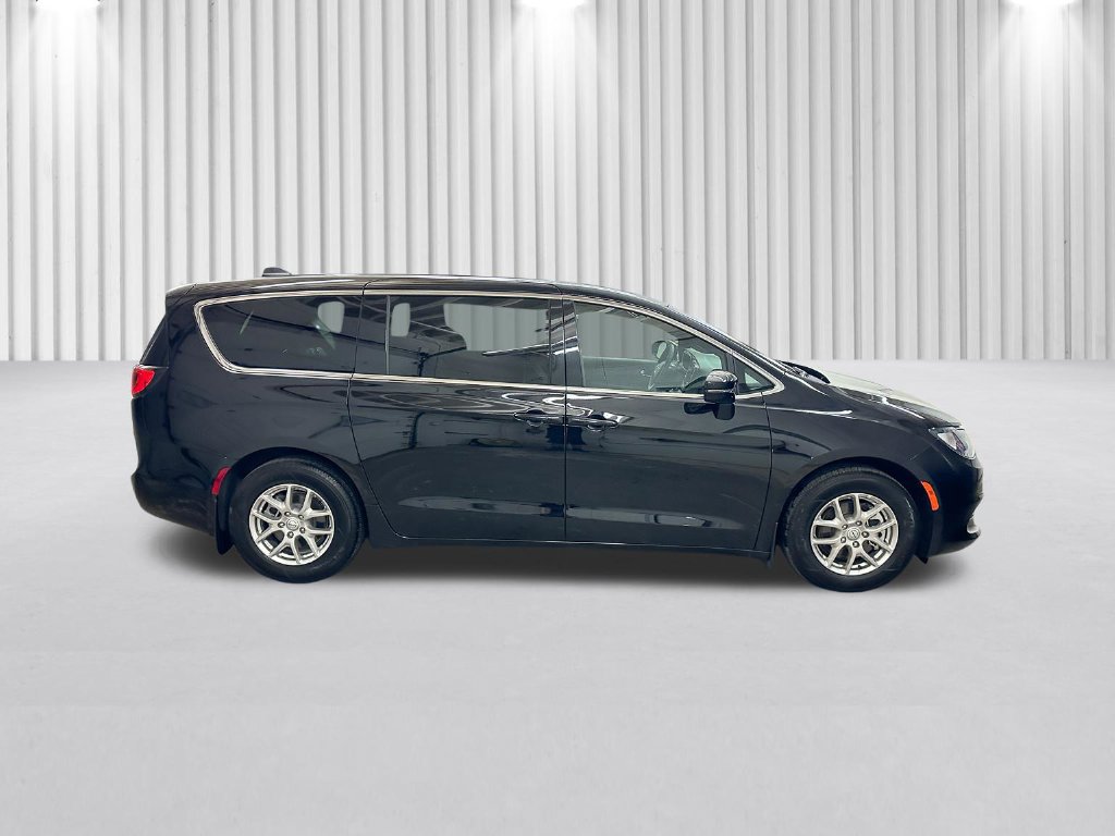 New 2026 Chrysler Voyager LX FWD image 5