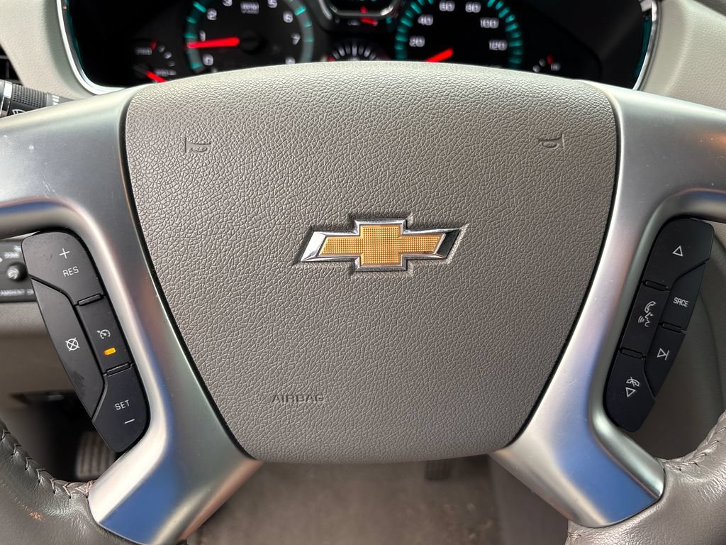 Used 2017 Chevrolet Traverse LT w/ Style and Technology Package FWD image 9