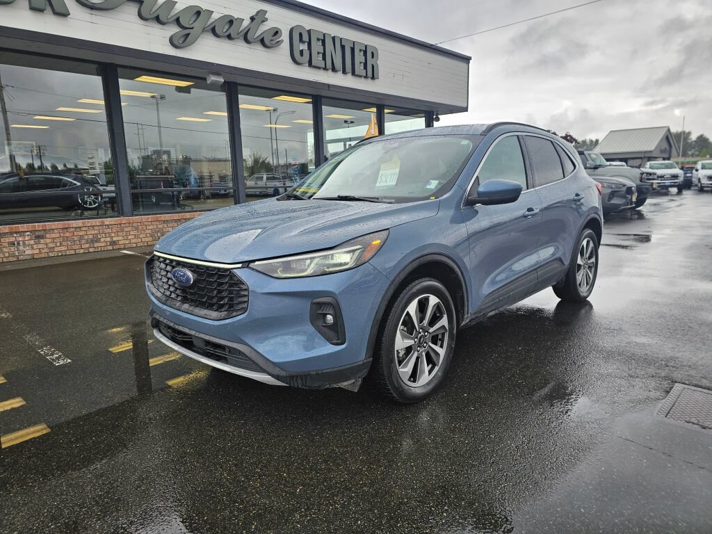 Certified 2025 Ford Escape Platinum AWD/4WD image 2