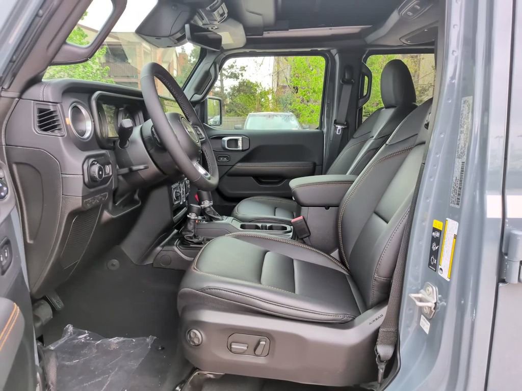 New 2026 Jeep Wrangler Unlimited Sahara AWD/4WD image 18