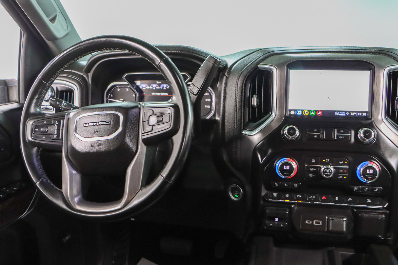 Used 2023 GMC Sierra 2500 Denali image 18
