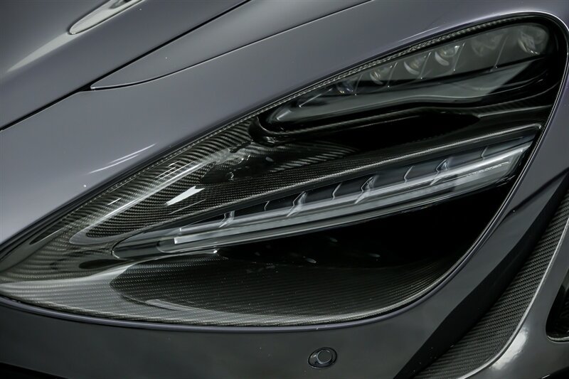 Used 2020 McLaren 720S Spider RWD image 8