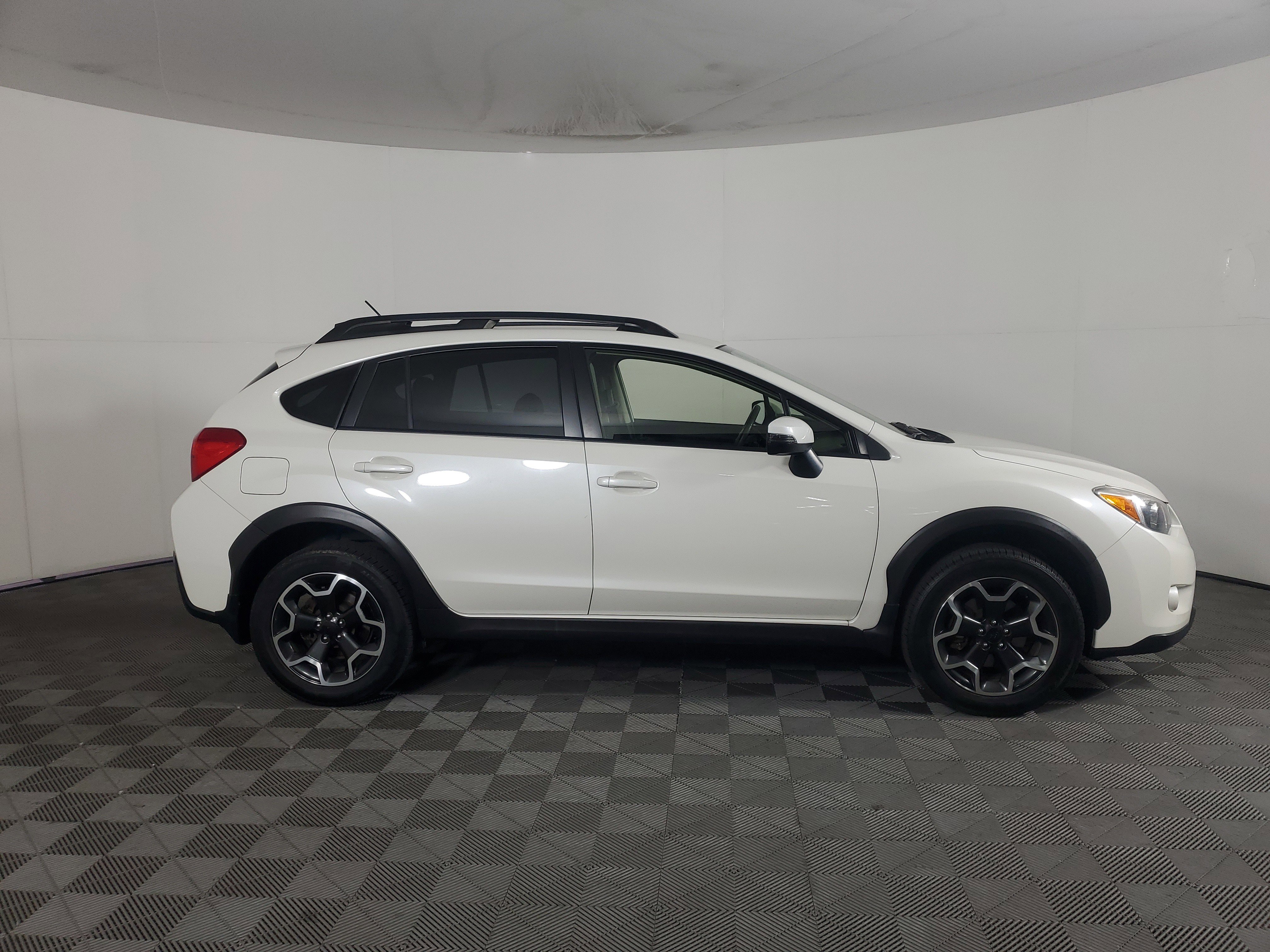 Used 2015 Subaru Crosstrek 2.0i Limited w/ Popular Package #2 image 3