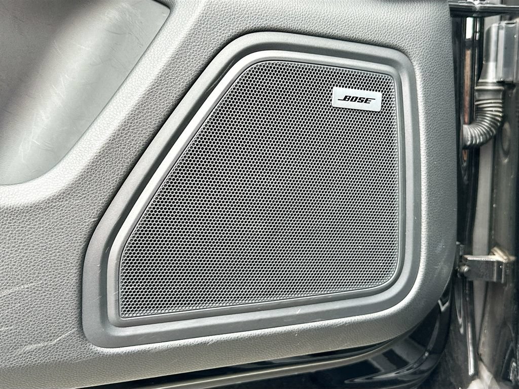 Certified 2023 Porsche Macan Turbo AWD/4WD image 21