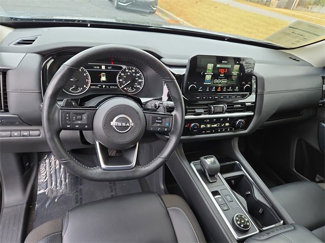 Certified 2025 Nissan Pathfinder SL image 33