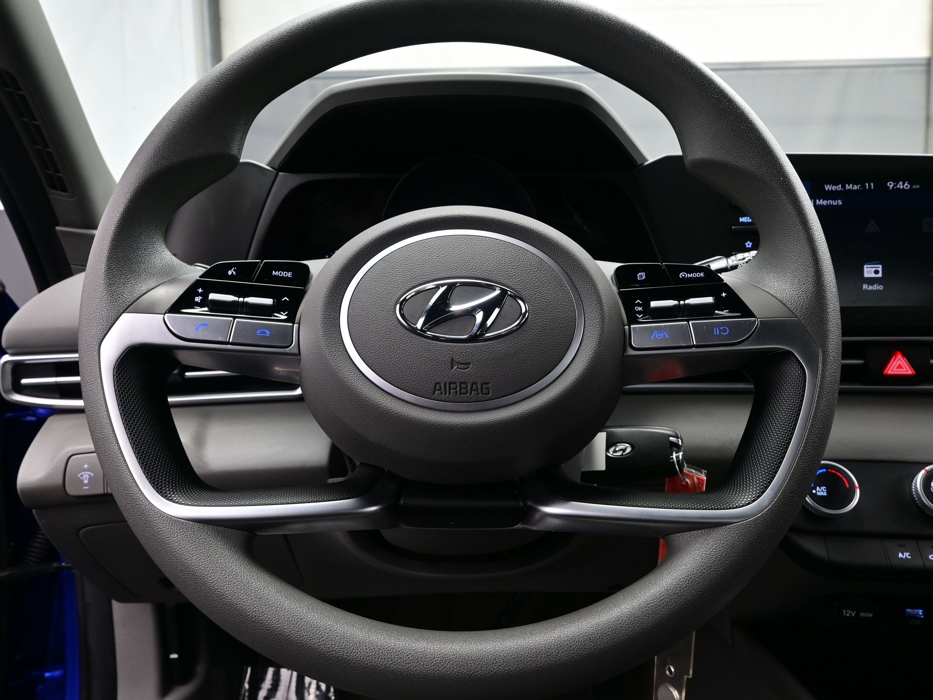 Used 2023 Hyundai Elantra SE image 21