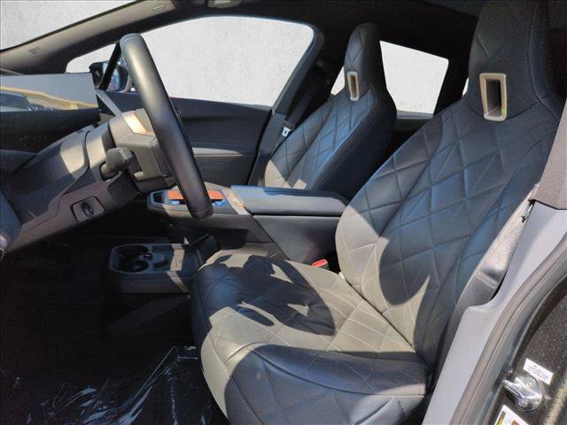 Used 2024 BMW iX xDrive50 w/ Premium Package AWD/4WD image 17