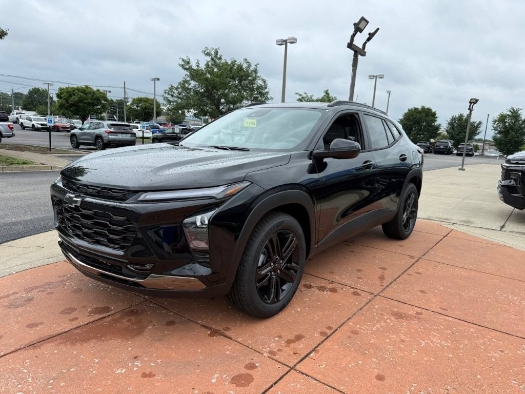 New 2026 Chevrolet Trax ACTIV w/ Sunroof Package FWD image 3
