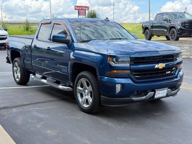 Used 2017 Chevrolet Silverado 1500 LT w/ All Star Edition AWD/4WD image 4