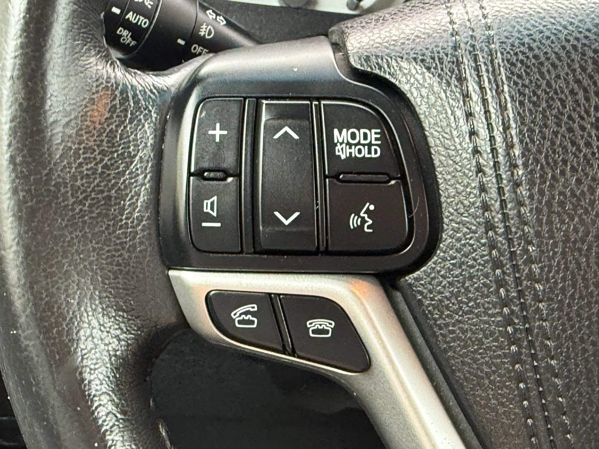 Used 2017 Toyota Sienna SE FWD image 35