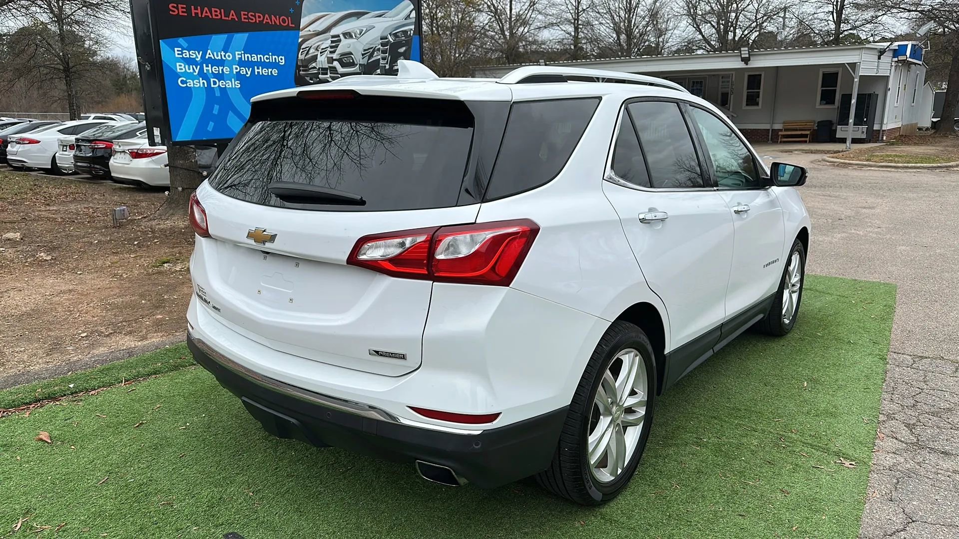 Used 2018 Chevrolet Equinox Premier FWD image 8