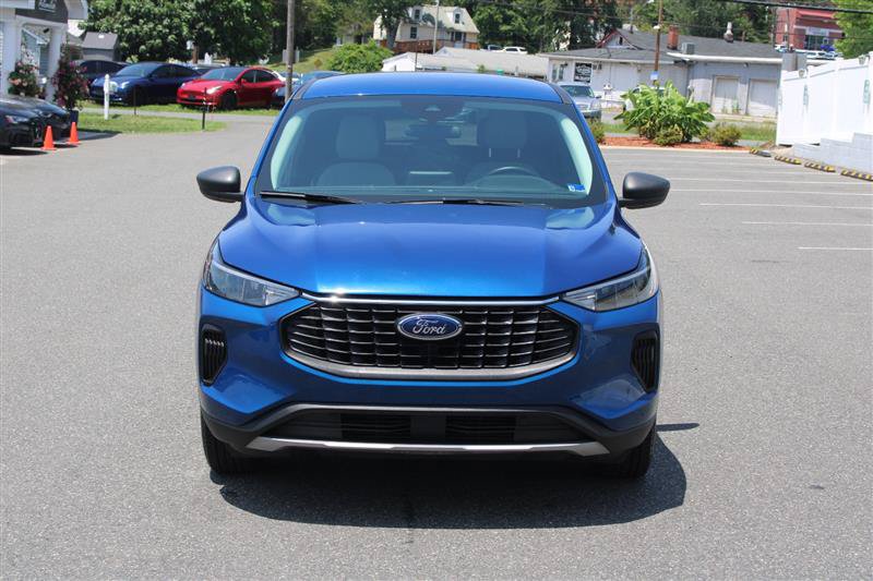 Used 2023 Ford Escape Active AWD/4WD image 3