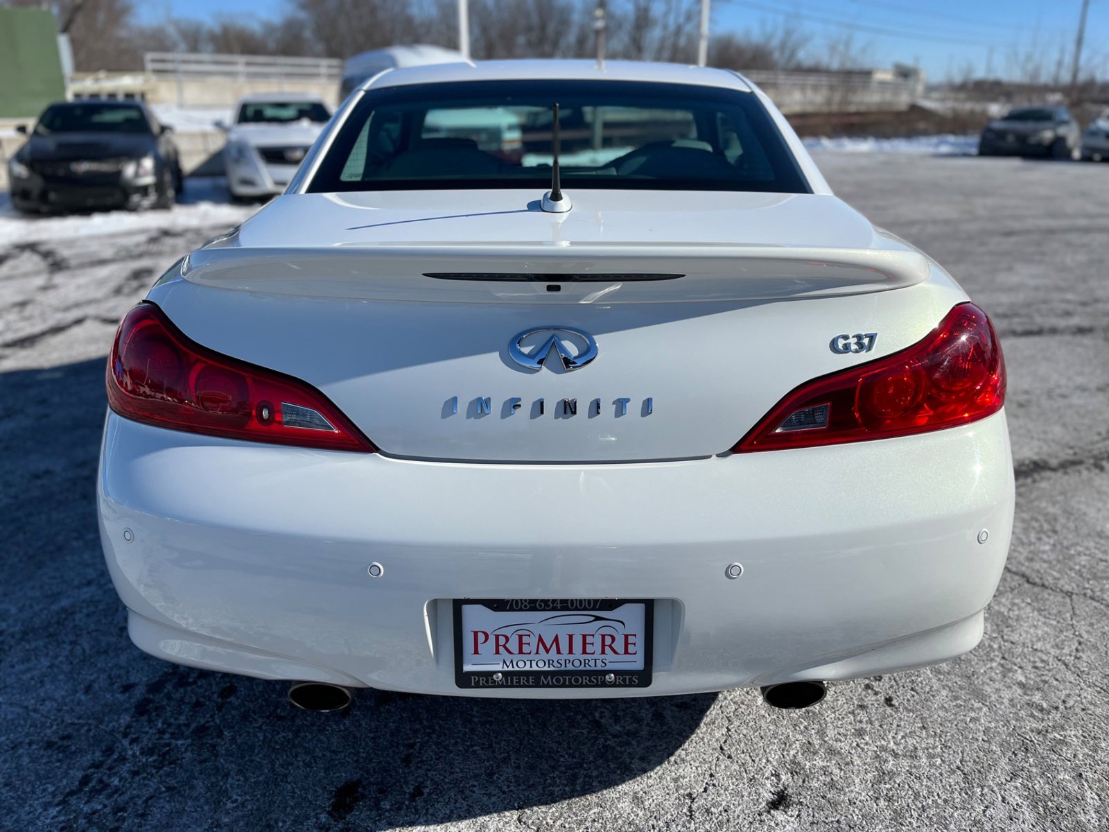 Used 2011 INFINITI G37 w/ Premium Pkg image 4