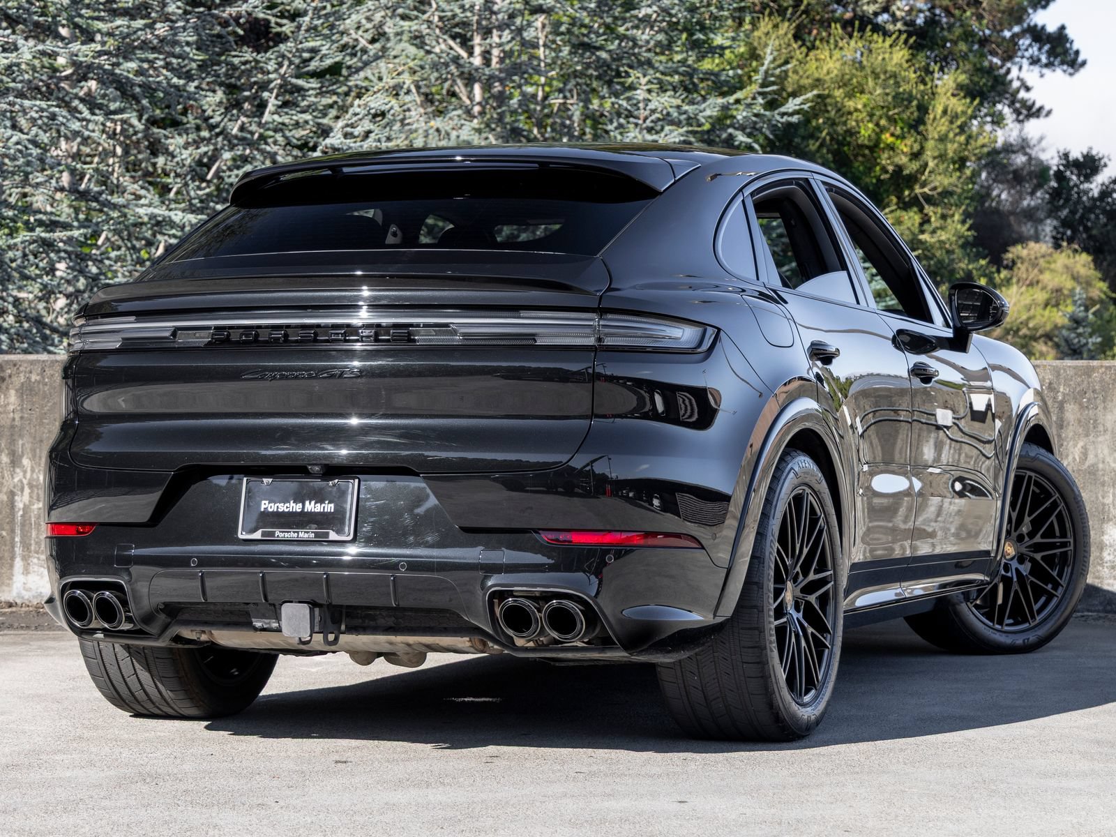 Certified 2025 Porsche Cayenne GTS AWD/4WD image 11