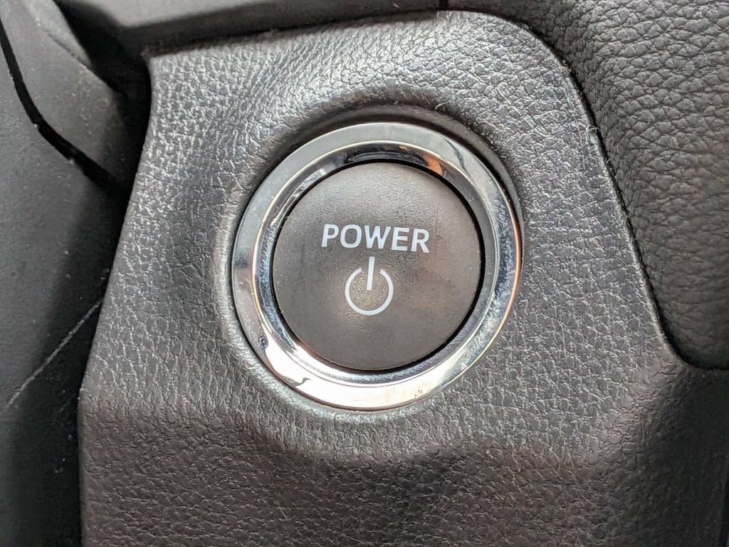 Used 2025 Toyota RAV4 XLE AWD/4WD image 20