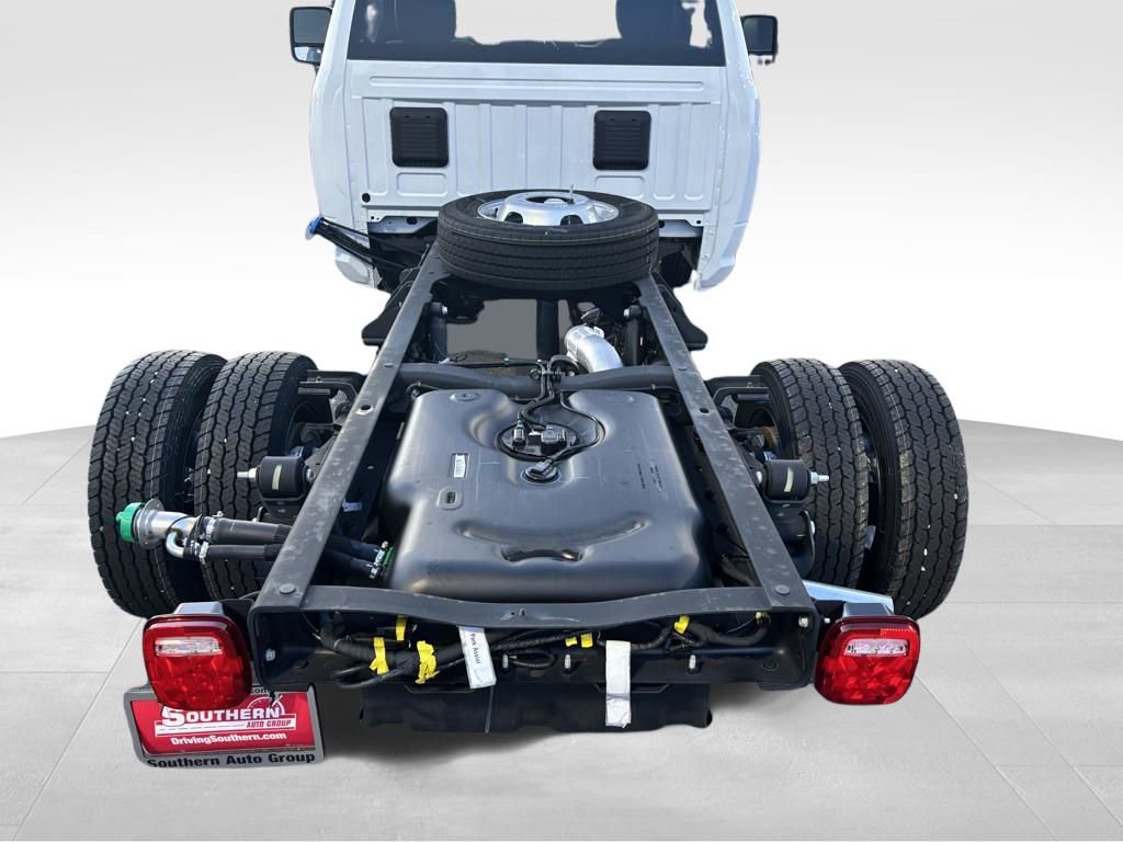 New 2024 RAM 5500 4x4 Regular Cab image 5