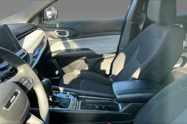 Certified 2025 Jeep Compass Sport AWD/4WD image 6