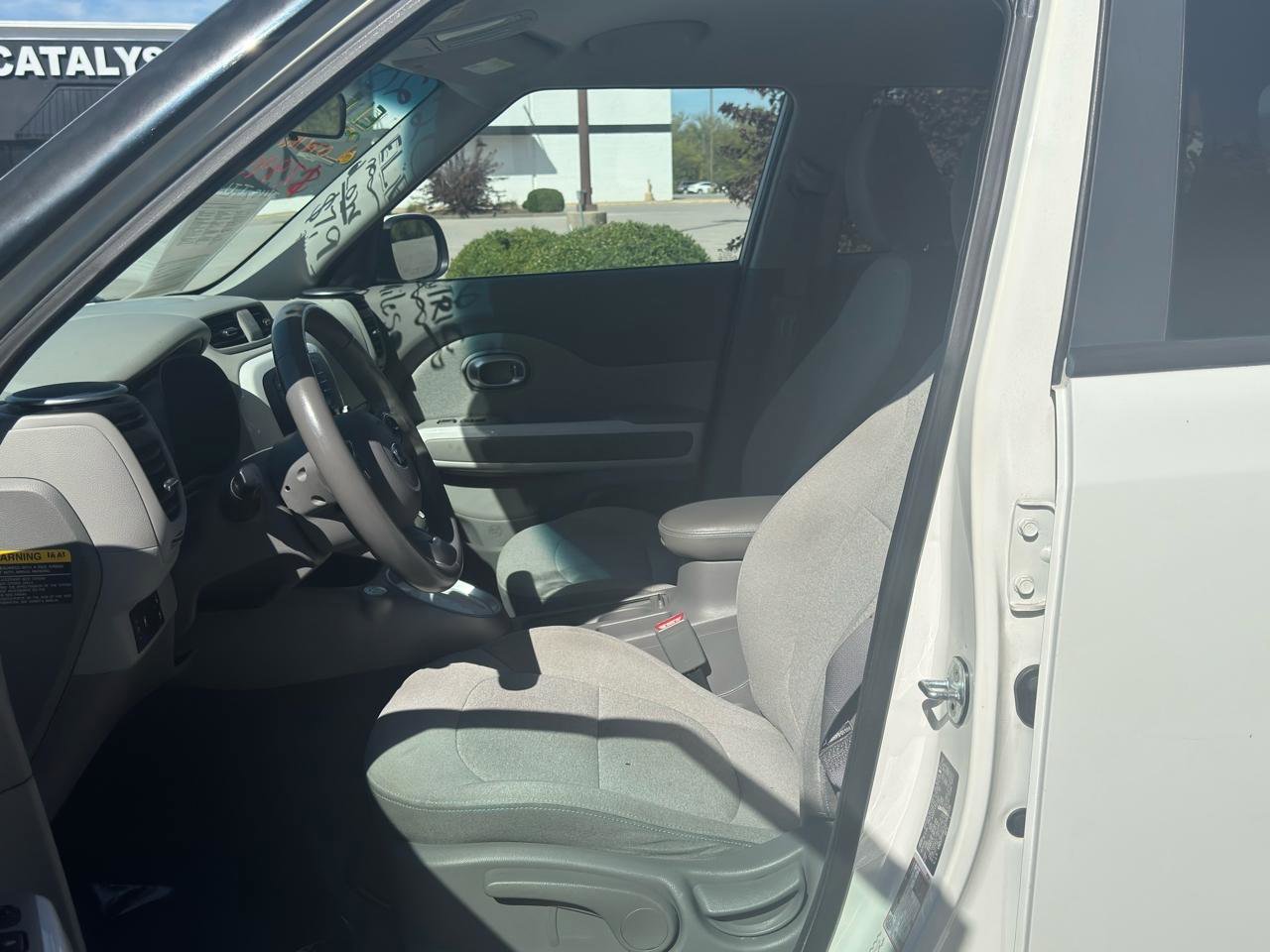 Used 2016 Kia Soul EV FWD image 16