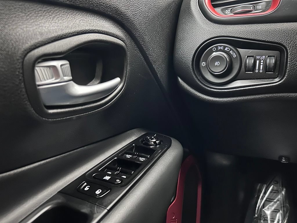 Certified 2022 Jeep Renegade Trailhawk w/ Sun/Sound Group AWD/4WD image 19