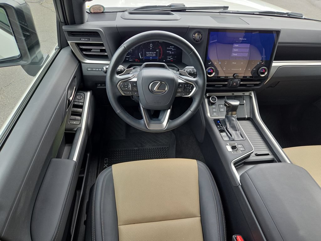 Used 2024 Lexus GX 550 AWD/4WD image 13