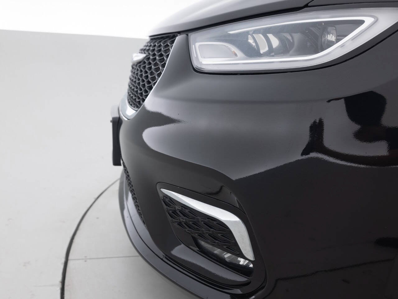 Used 2021 Chrysler Pacifica Touring FWD image 15