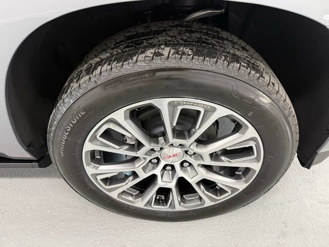 New 2026 GMC Yukon XL Denali w/ Sun & Power Step Package image 4