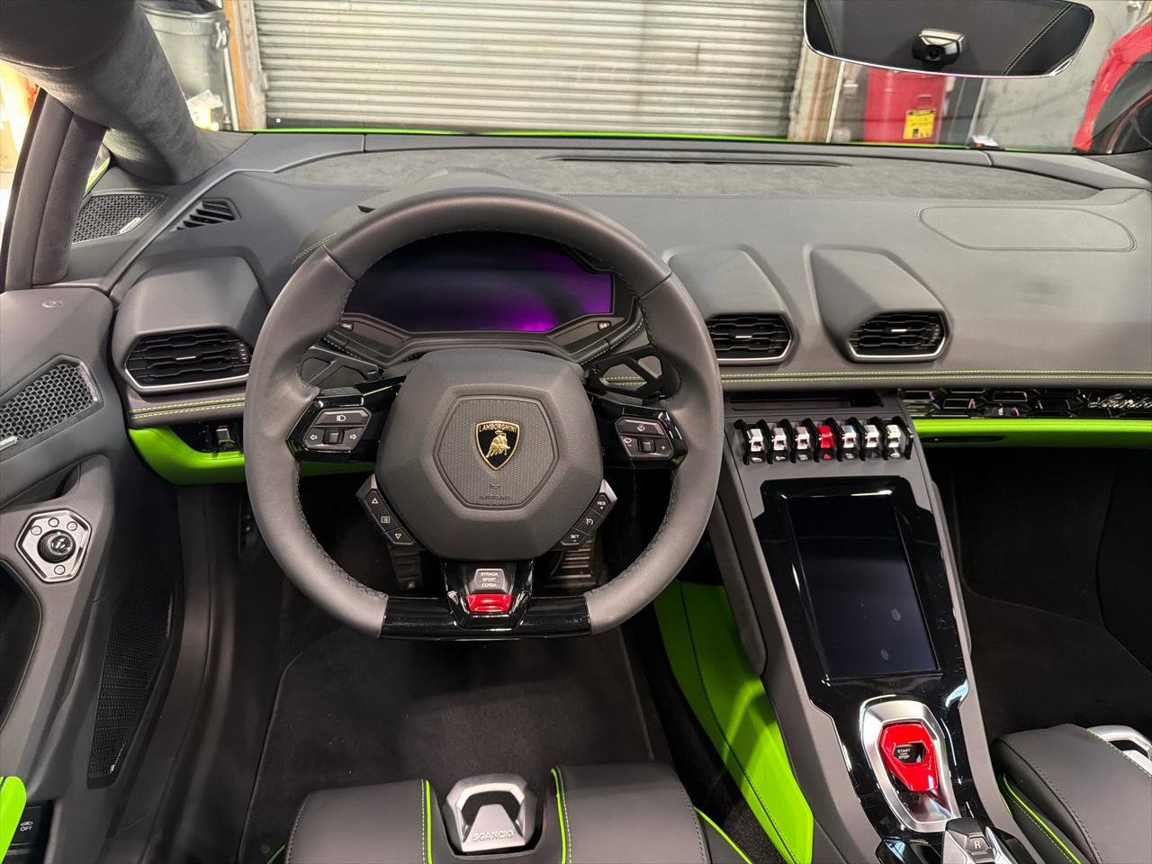 Used 2024 Lamborghini Huracan EVO AWD/4WD image 14